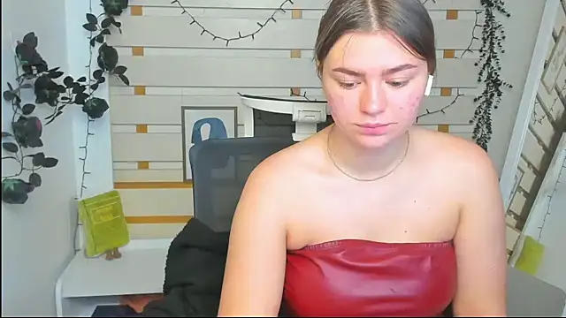 Josephine Kiss online show from 7, 5, 2026