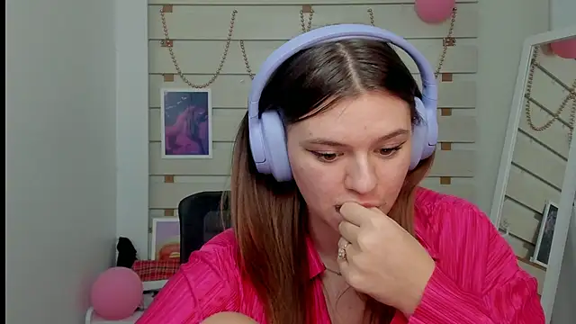 Josephine Kiss online show from 26, 2, 2025