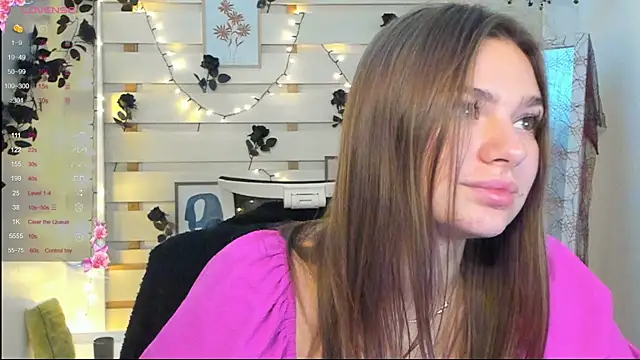 Josephine Kiss online show from 28, 10, 2025