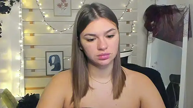 Josephine Kiss online show from 8, 11, 2025