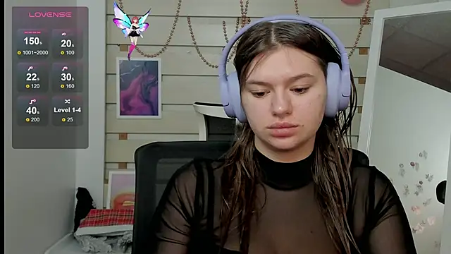 Josephine Kiss online show from 9, 3, 2025