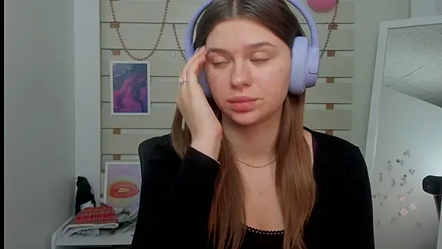 Josephine Kiss online show from 23, 2, 2025