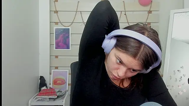 Josephine Kiss online show from 23, 2, 2025