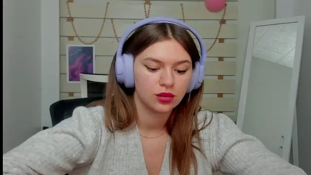 Josephine Kiss online show from 24, 2, 2025