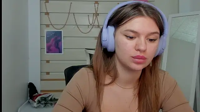 Josephine Kiss online show from 19, 2, 2025