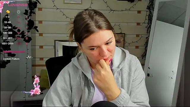 Josephine Kiss online show from 31, 3, 2026