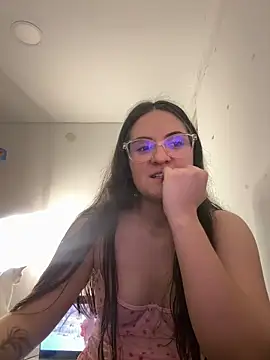 livgomez online show from 26, 2, 2025