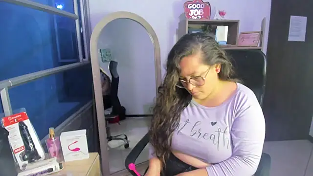 SaraThomso online show from 13, 11, 2025