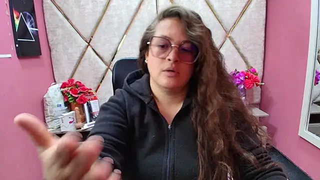 SaraThomso online show from 22, 12, 2025