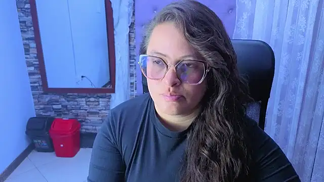 SaraThomso online show from 19, 12, 2025