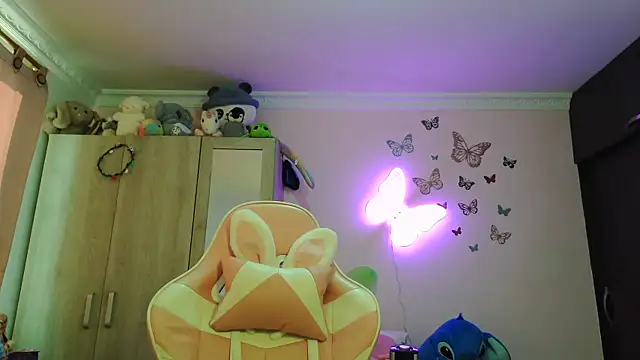 caroline jonson online show from 18, 4, 2026