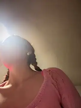 Lorraine Leon online show from 23, 12, 2024