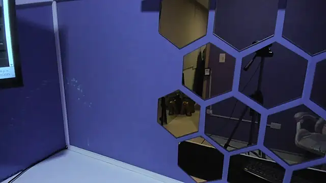 Danna 777  online show from 4, 10, 2025