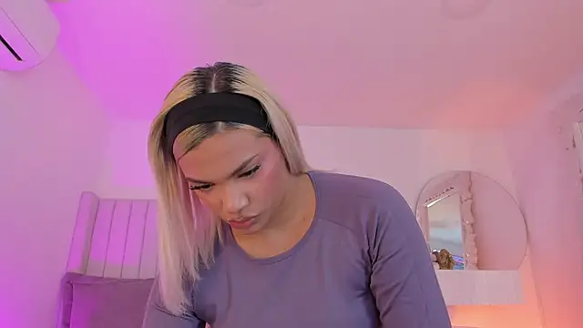 Shelynna azzul online show from 23, 2, 2026