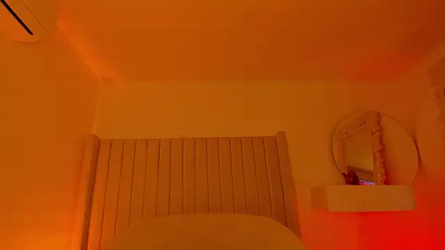 Shelynna azzul online show from 25, 3, 2026