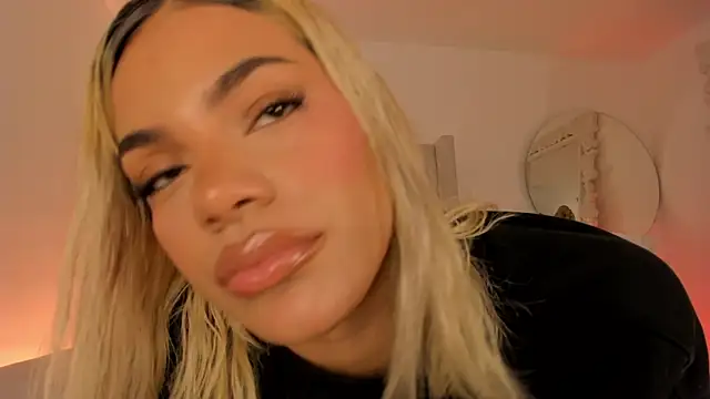 Shelynna azzul online show from 24, 3, 2026