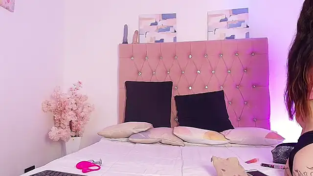 Snapshot of Tifanny_Sweett chatting on 24, 9, 2025 Tifanny Sweett online show from 24, 9, 2025