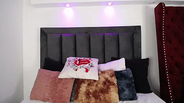 Snapshot of Tifanny_Sweett chatting on 1, 2, 2025 Tifanny Sweett online show from 1, 2, 2025