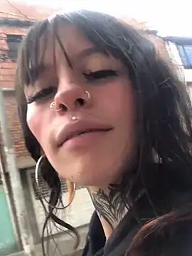 Snapshot of Tifanny_Sweett chatting on 3, 10, 2025 Tifanny Sweett online show from 3, 10, 2025