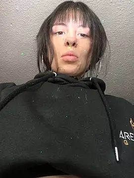 Snapshot of Tifanny_Sweett chatting on 3, 10, 2025 Tifanny Sweett online show from 3, 10, 2025