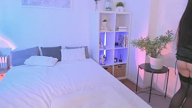 Sasha Miro online show from 10, 1, 2025