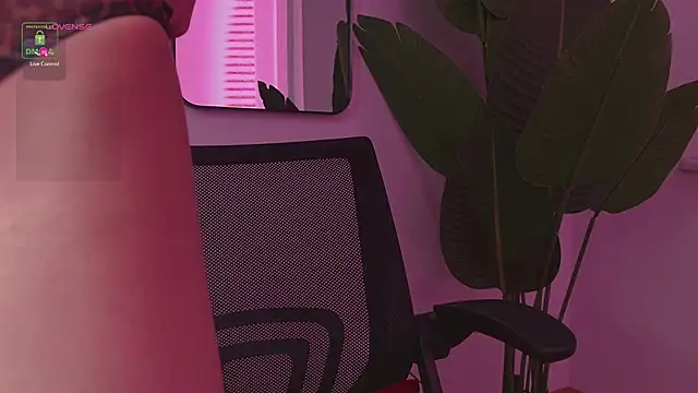 Snapshot of Whitney_Svonn chatting on 27, 2, 2025 Whitney Svonn online show from 27, 2, 2025