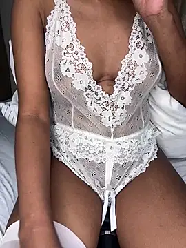 Ravishing Rubi online show from 22, 4, 2026