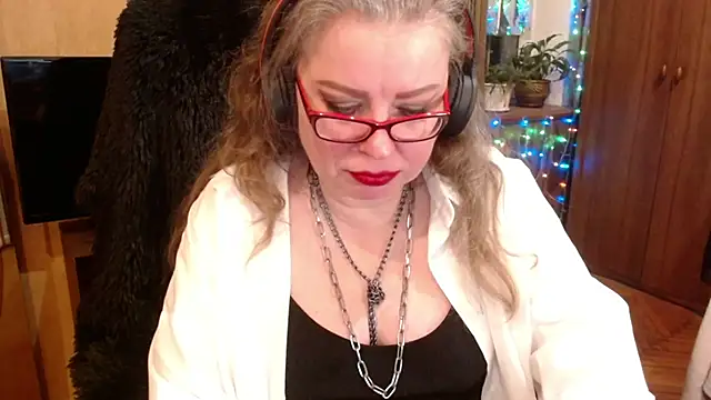 Miss Tress online show from 7, 2, 2025