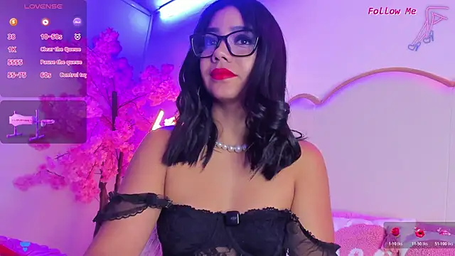 SenniaBella online show from 10, 11, 2025