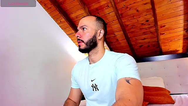 Tom Bailey online show from 25, 10, 2025