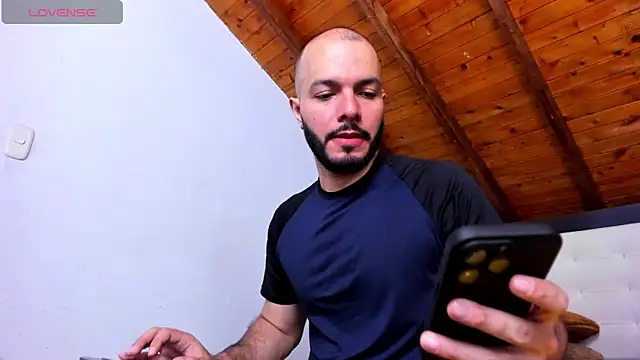 Tom Bailey online show from 14, 4, 2026