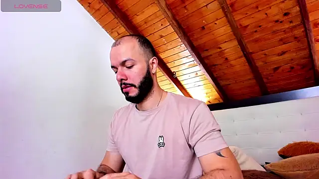 Tom Bailey online show from 28, 10, 2025