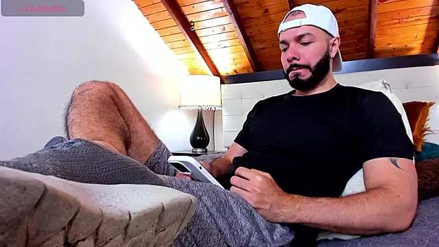 Tom Bailey online show from 10, 11, 2025