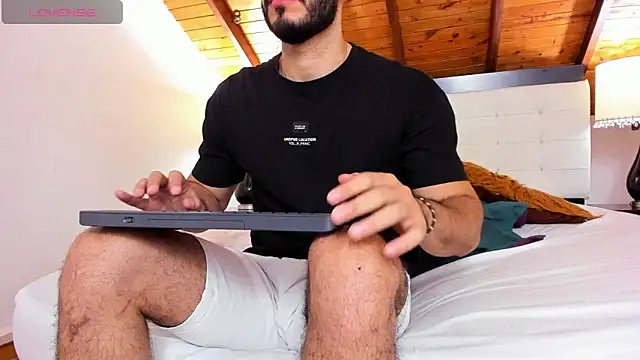 Tom Bailey online show from 17, 9, 2025