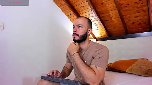 Tom Bailey online show from 26, 9, 2025