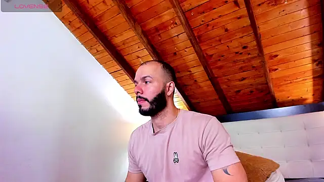 Tom Bailey online show from 11, 11, 2025