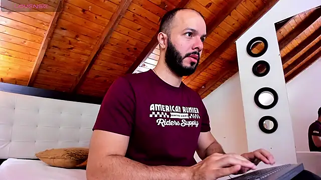 Tom Bailey online show from 22, 11, 2025