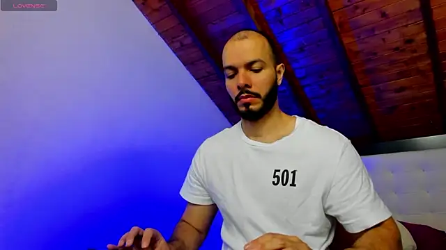 Tom Bailey online show from 2, 4, 2026