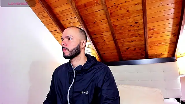 Tom Bailey online show from 21, 10, 2025