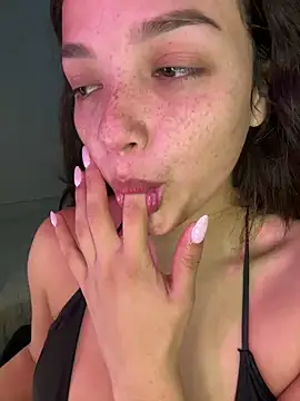 MisFrekcles  online show from 17, 12, 2024