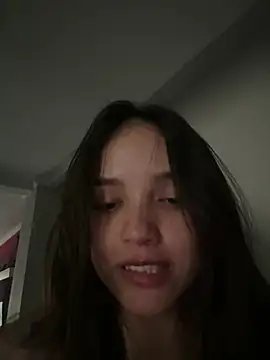 MisFrekcles  online show from 5, 3, 2025