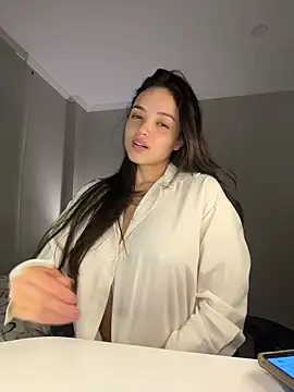 Snapshot of MisFrekcles_ chatting on 25, 2, 2026 MisFrekcles online show from 25, 2, 2026