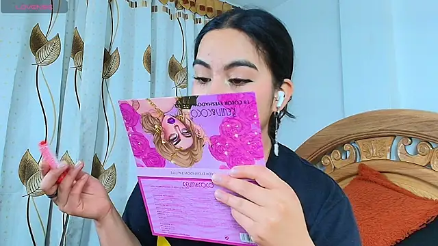 iris mandarine online show from 19, 9, 2025