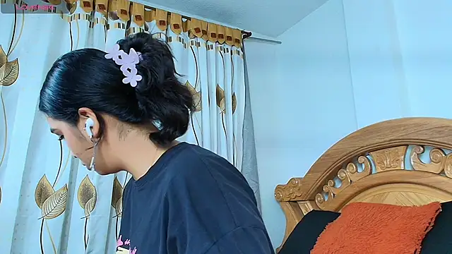 iris mandarine online show from 20, 9, 2025