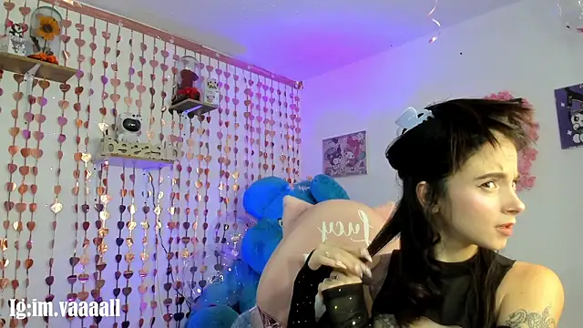 Snapshot of lucyy_tay chatting on 27, 11, 2025 lucyy tay online show from 27, 11, 2025