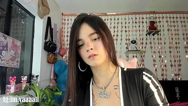Snapshot of lucyy_tay chatting on 11, 10, 2025 lucyy tay online show from 11, 10, 2025