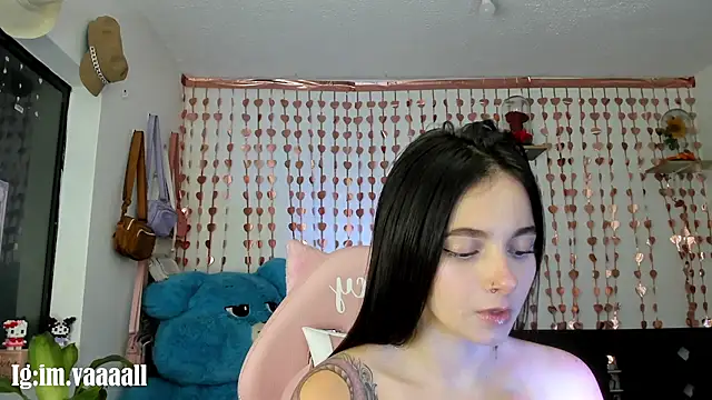 Snapshot of lucyy_tay chatting on 10, 9, 2025 lucyy tay online show from 10, 9, 2025