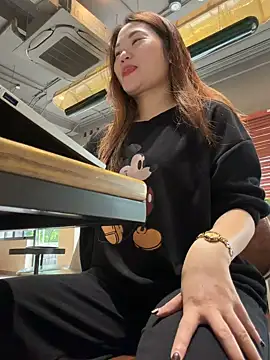 Emily 9xx online show from 12, 11, 2025