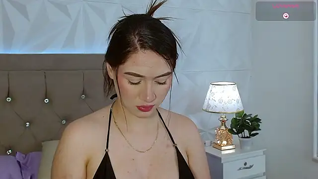 Gwen drew online show from 4, 3, 2026