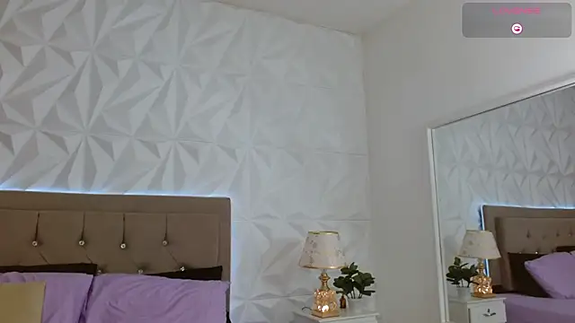 Snapshot of Gwen_drew chatting on 21, 11, 2025 Gwen drew online show from 21, 11, 2025